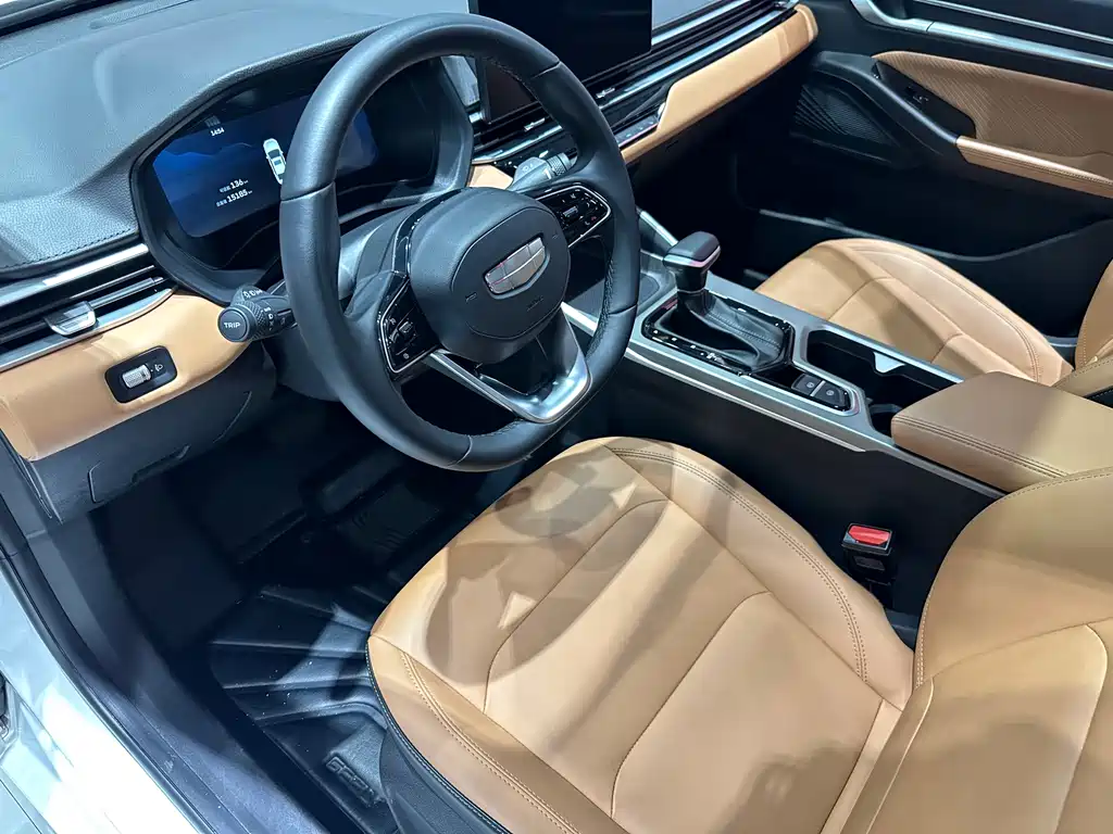 Geely Emgrand 2024