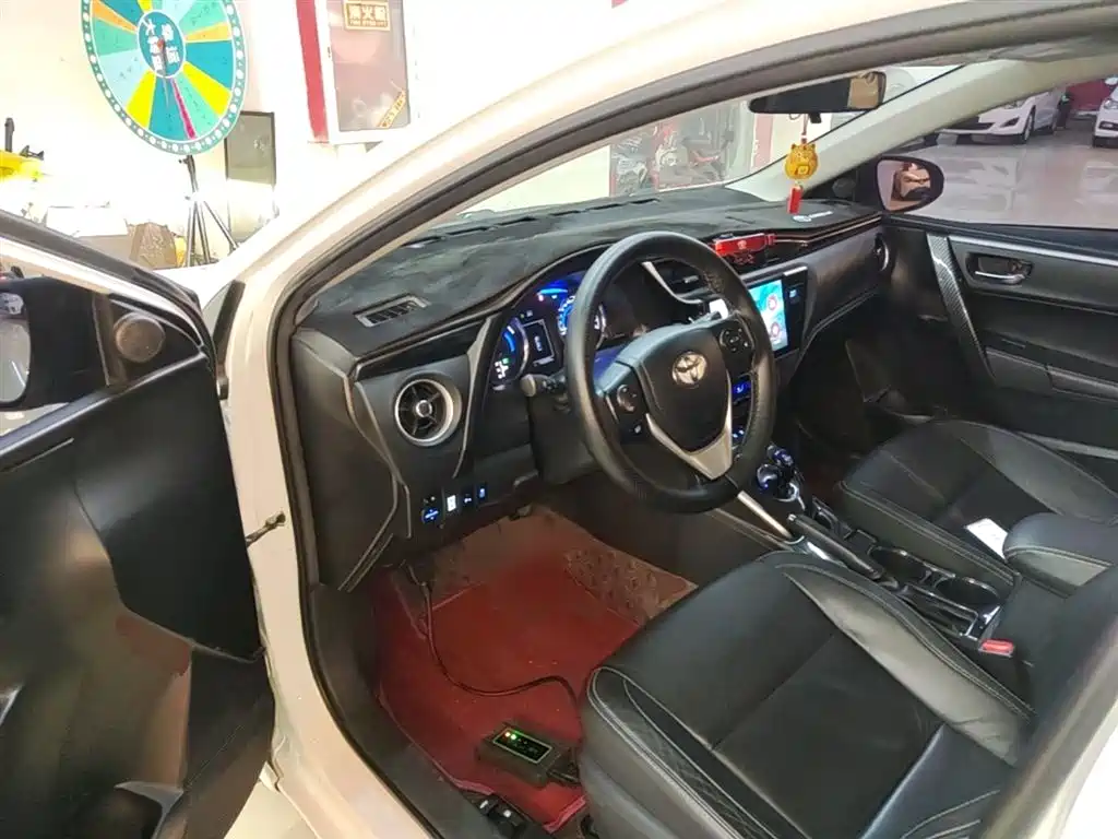 Toyota Corolla 2018 — фото 16