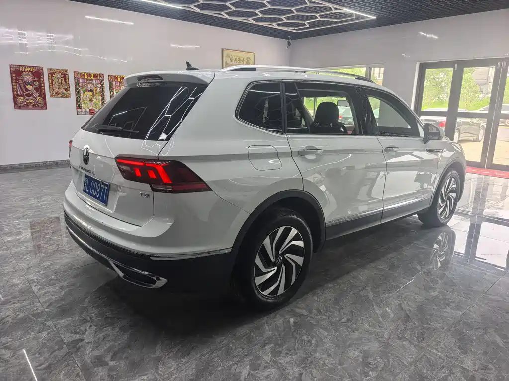 Volkswagen Tiguan L 2023