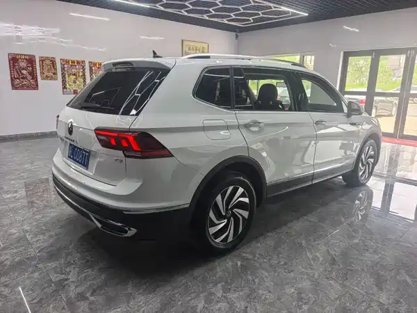 Volkswagen Tiguan L 2023