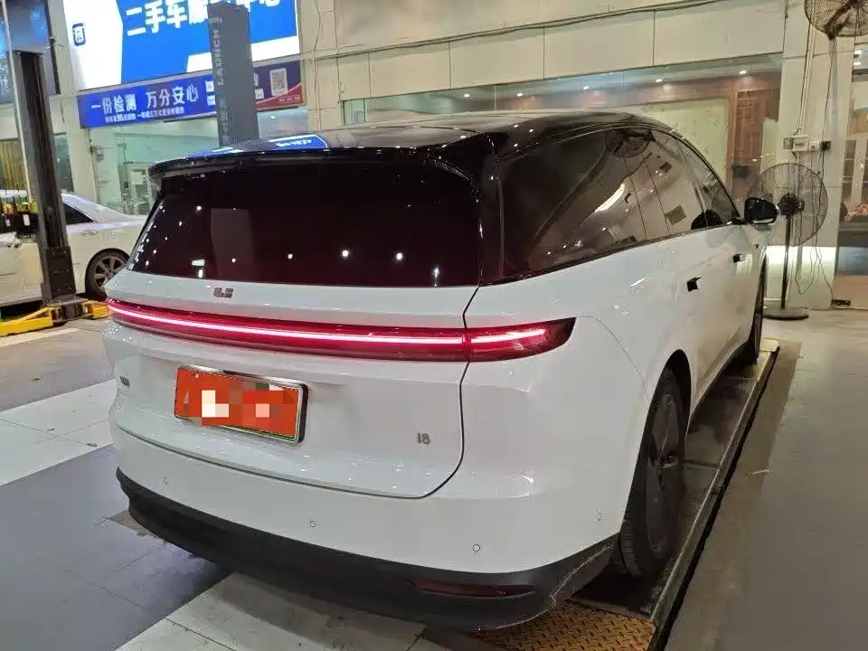 Li Auto i8 2026
