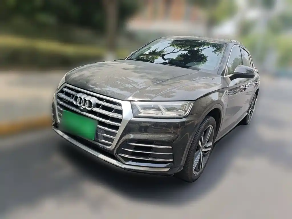 Audi Q5L 2021 — фото 1