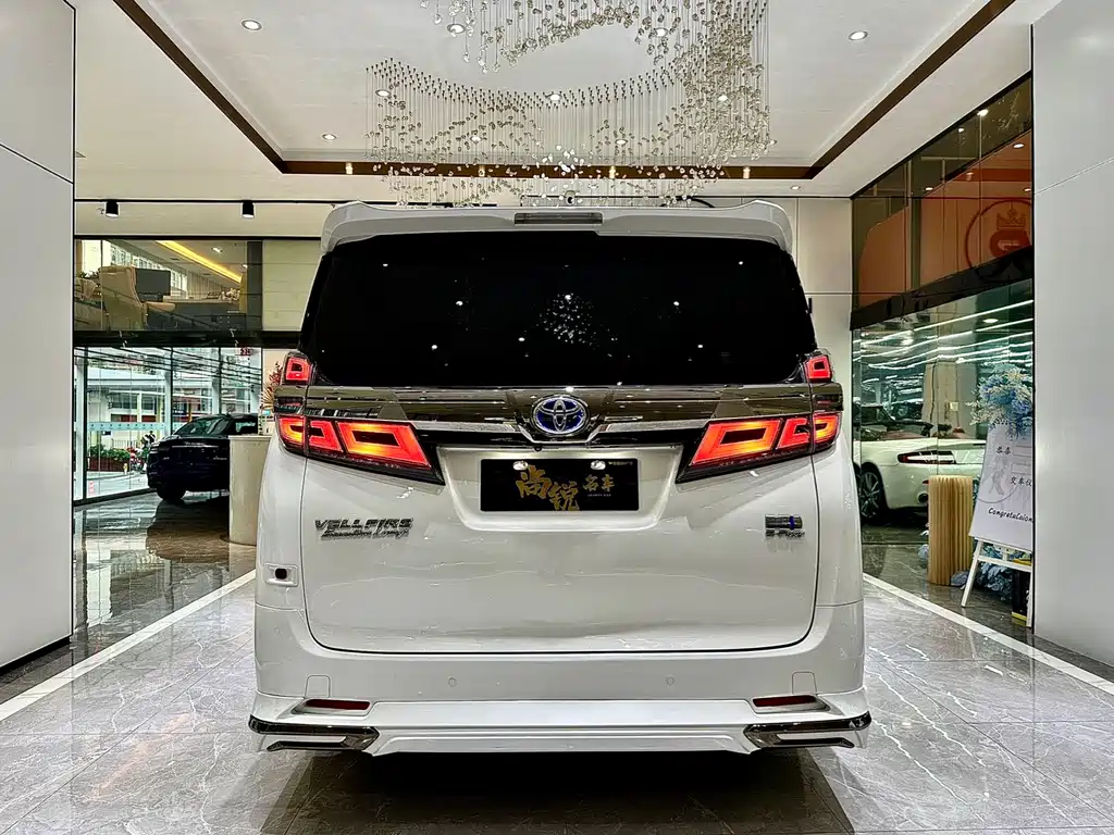 Toyota Vellfire 2020 — фото 13