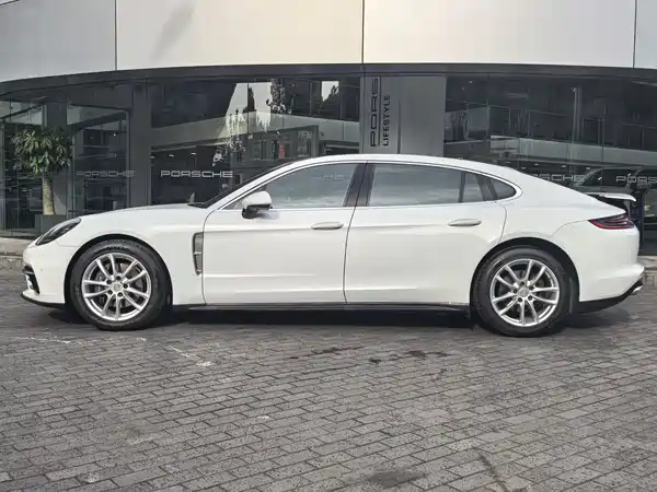 Porsche Panamera 2019