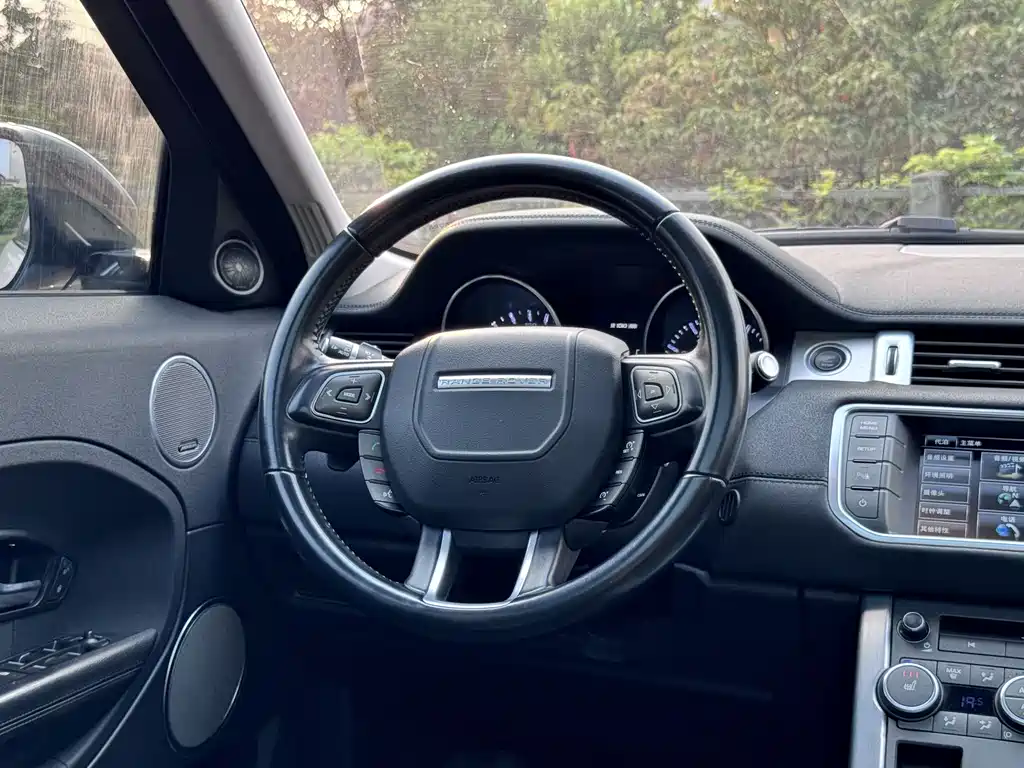 Land Rover Evoque 2015 — фото 6