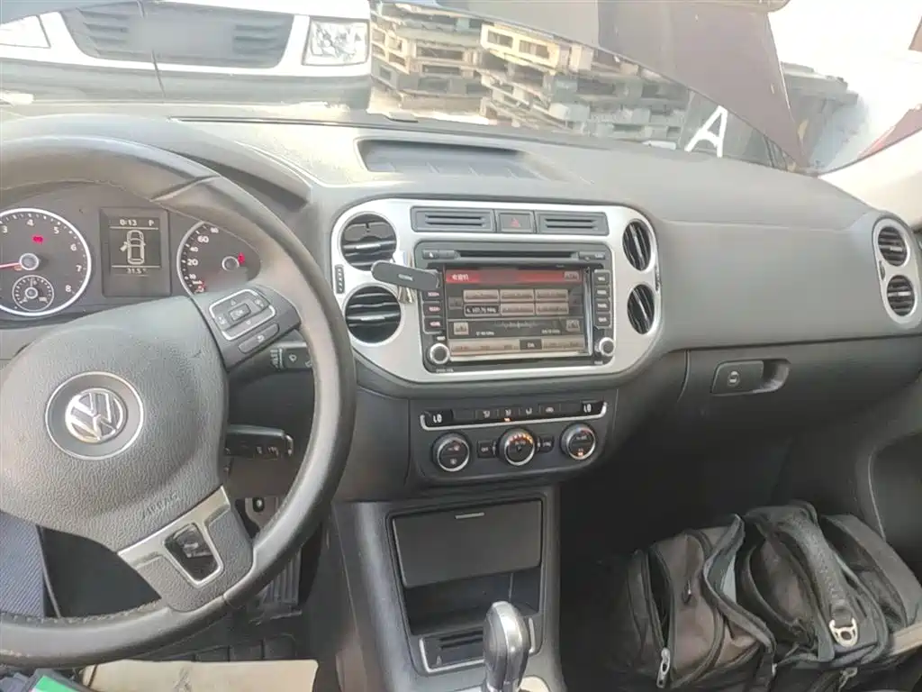 Volkswagen Tiguan 2015 — фото 10
