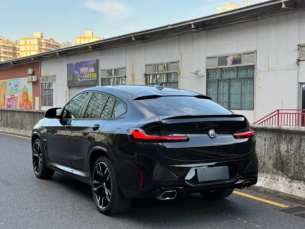 BMW X4 M40i 2023 — фото 18