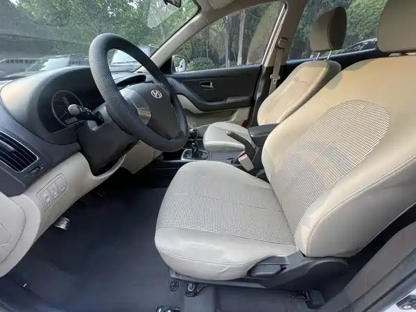 Hyundai Yuedong 2013