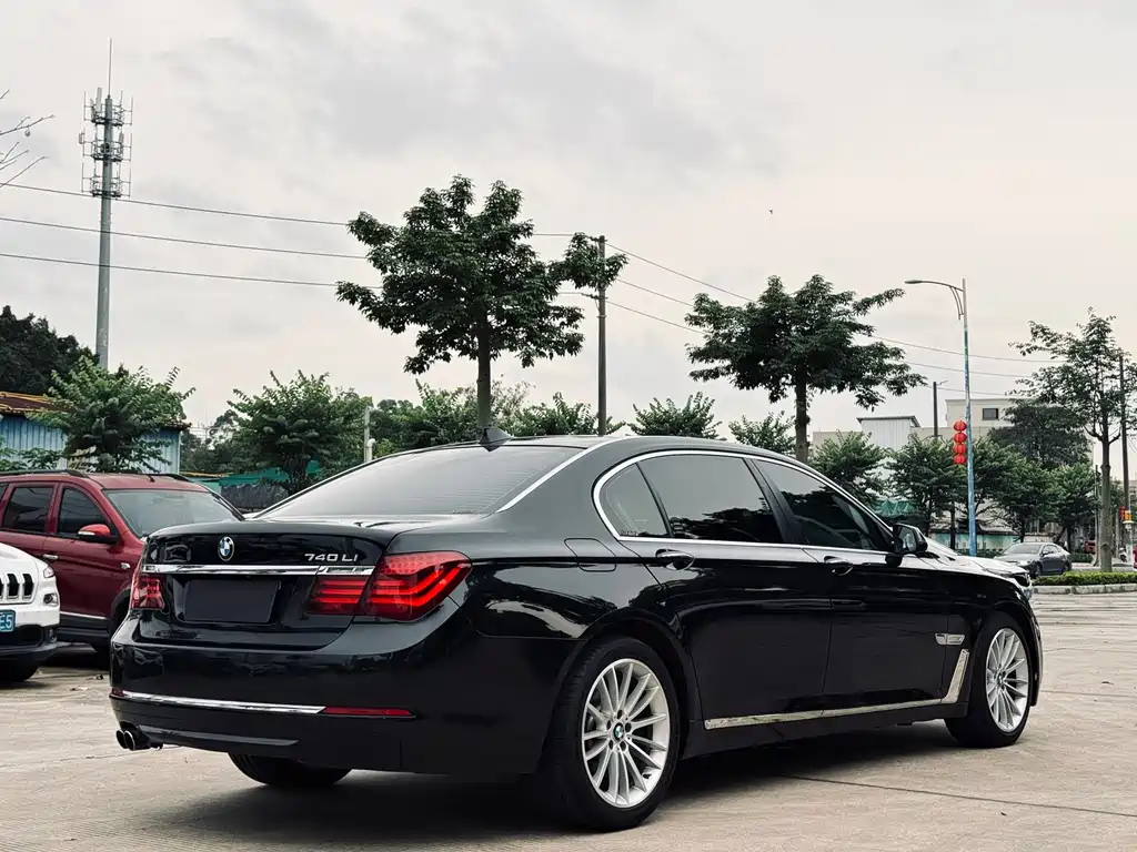 BMW 7 Series 2015 — фото 6