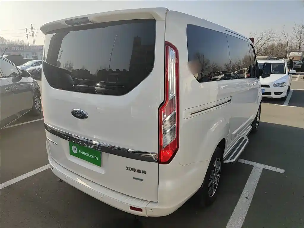 Ford Tourneo 2021 — фото 7