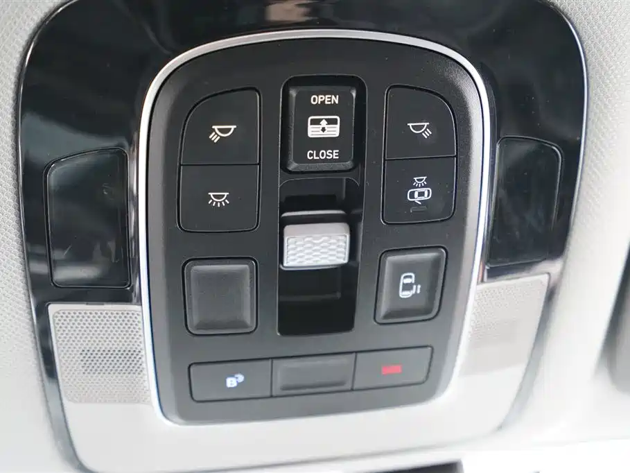 Hyundai Custin 2022 — фото 10