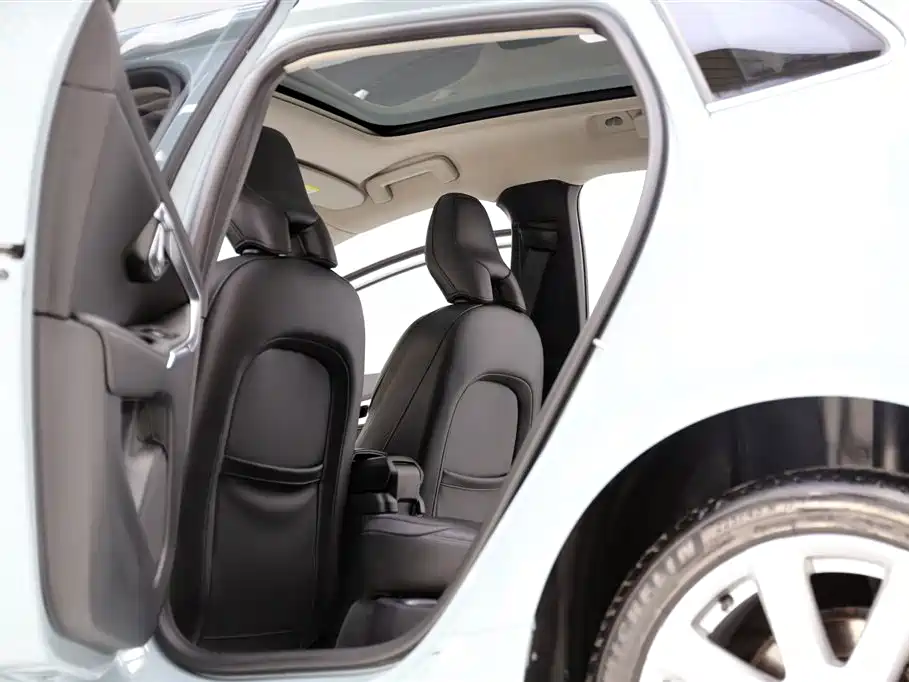 Volvo V40 2017