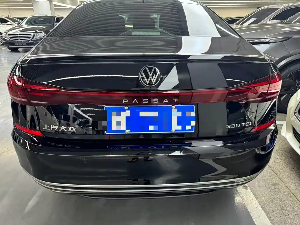 Volkswagen Passat 2023 — фото 16