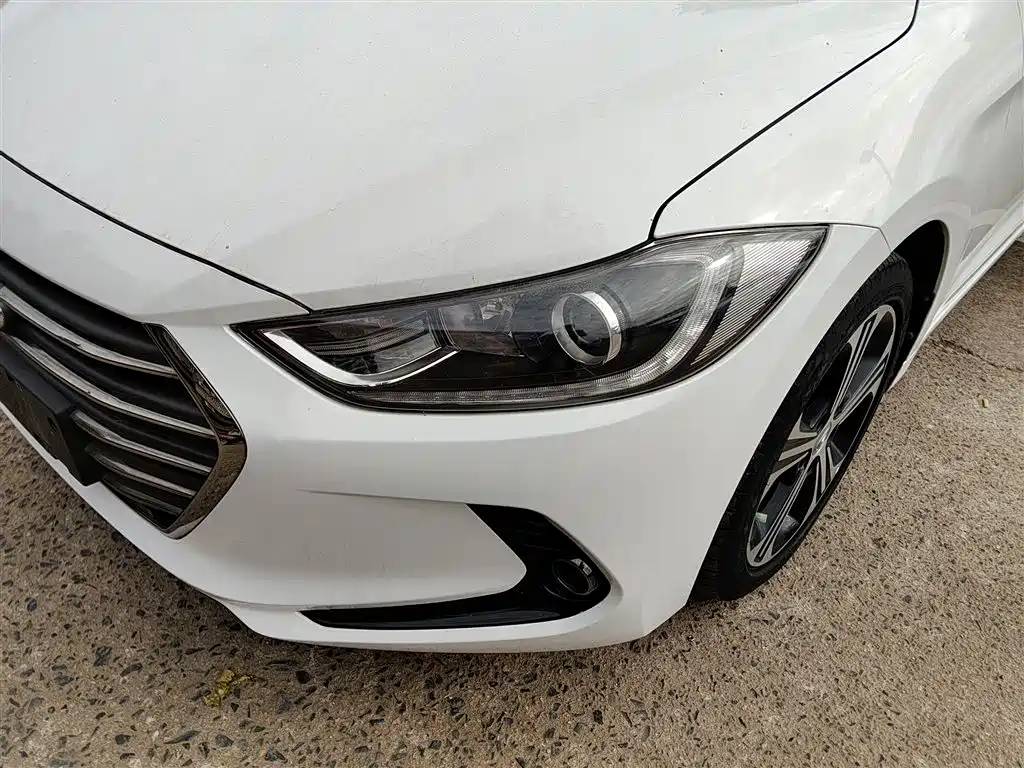 Hyundai Elantra 2019 — фото 24