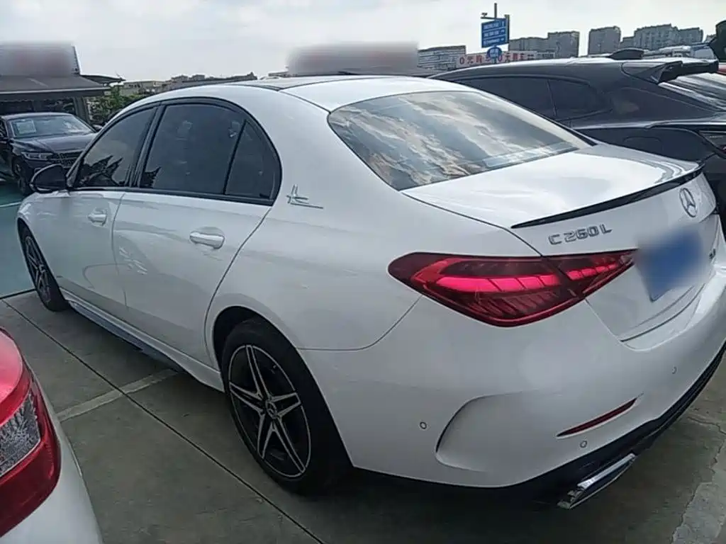 Mercedes-Benz C-Class 2024