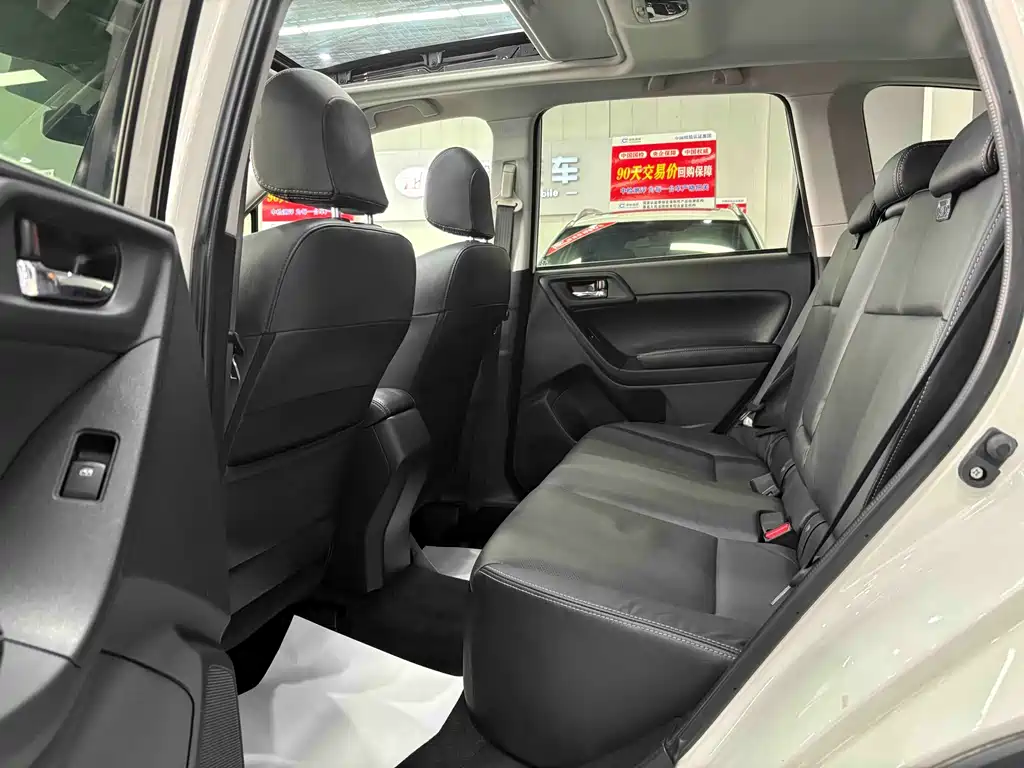 Subaru Forester 2016 — фото 12