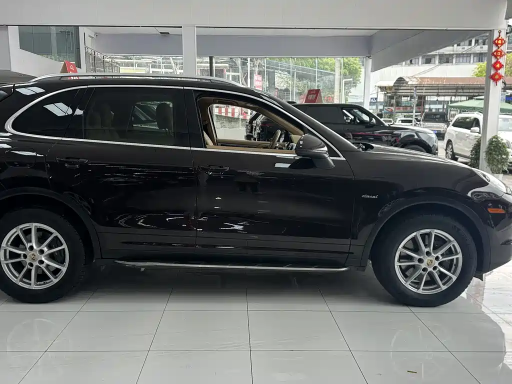 Porsche Cayenne 2015 — фото 21