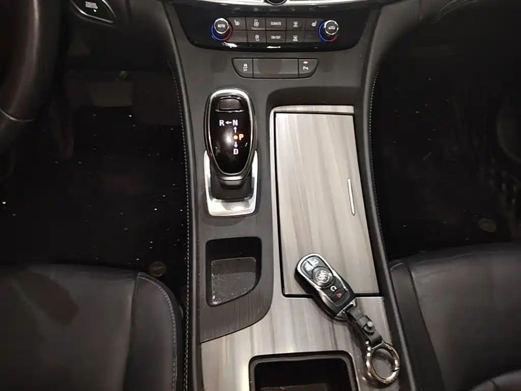 Buick LaCrosse 2022 — фото 14