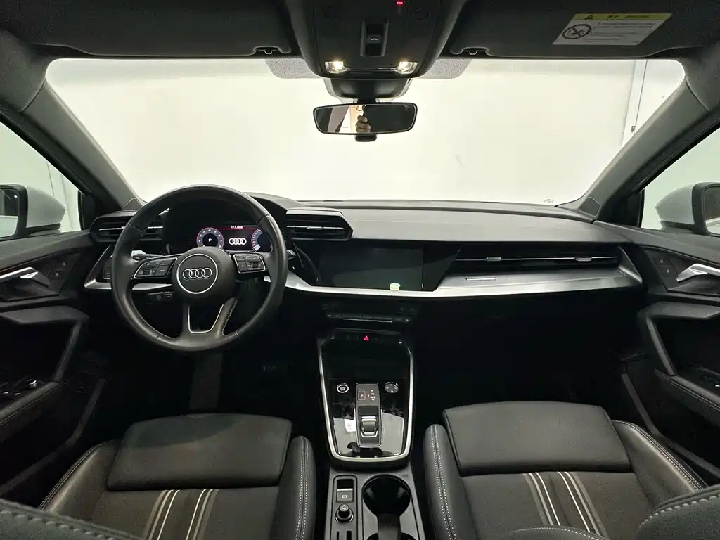 Audi A3 2023 — фото 12