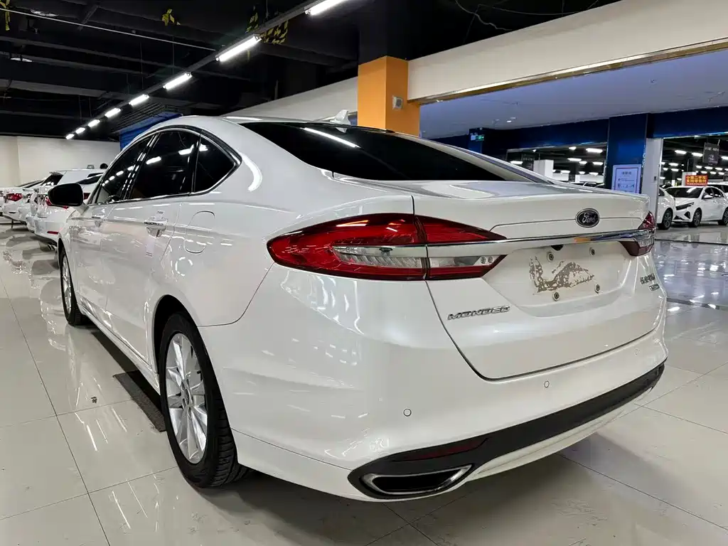 Ford Mondeo 2017 — фото 8