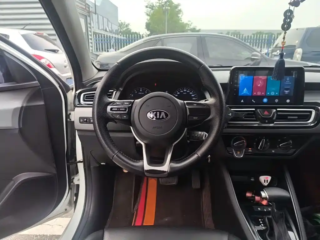 Kia Forte 2022 — фото 11