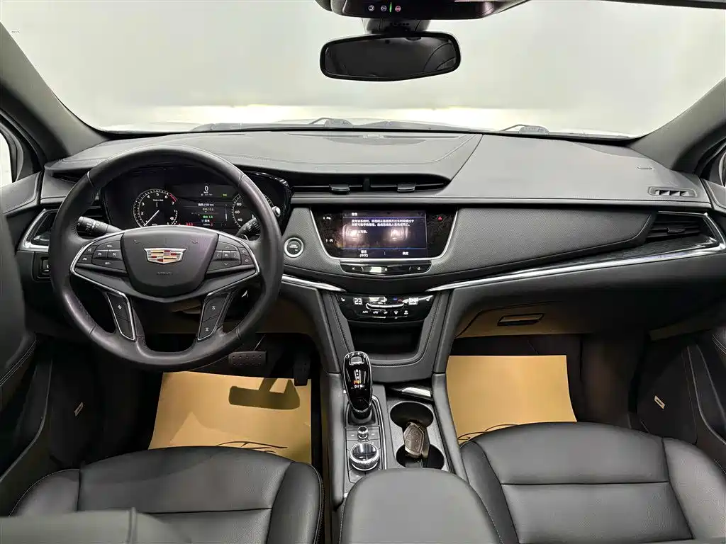 Cadillac XT5 2020 — фото 10