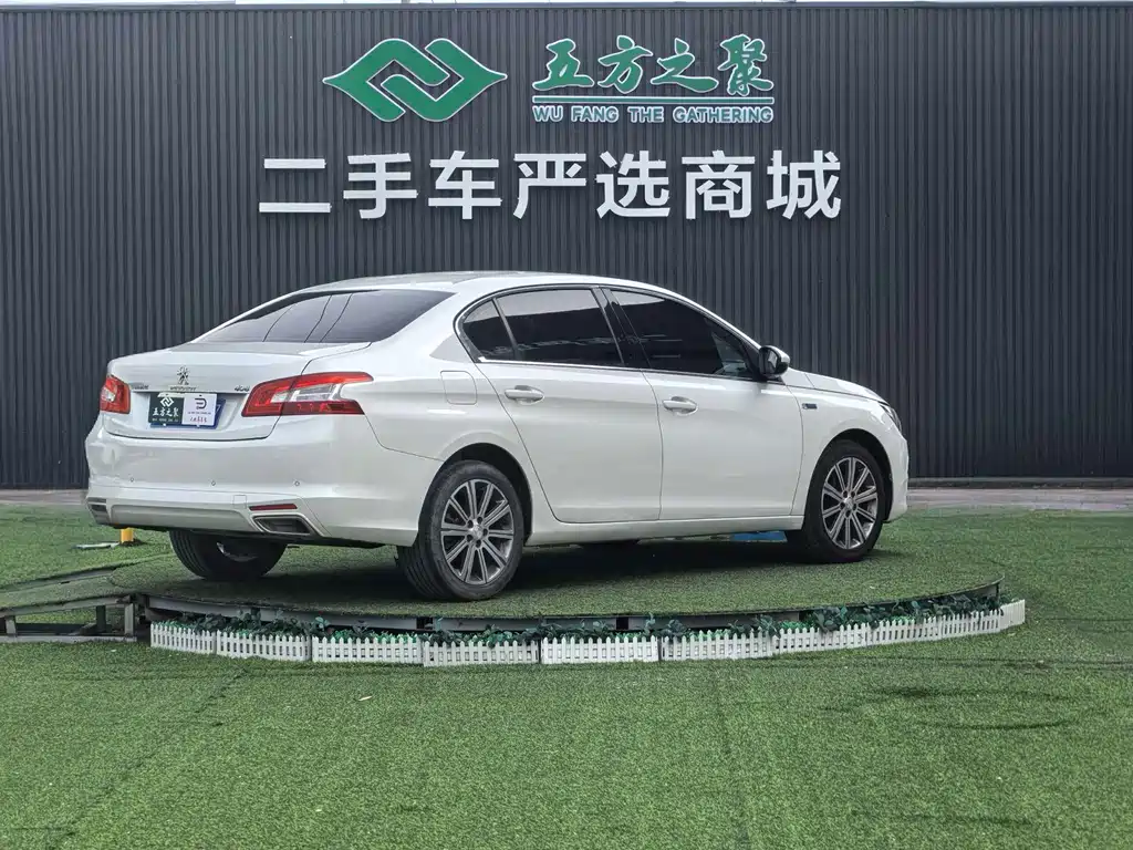 Peugeot 408 2017 — фото 19
