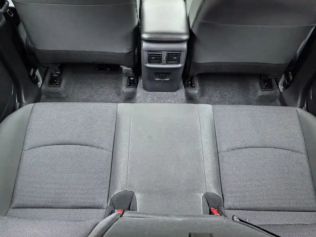 Toyota RAV4 2025 — фото 11