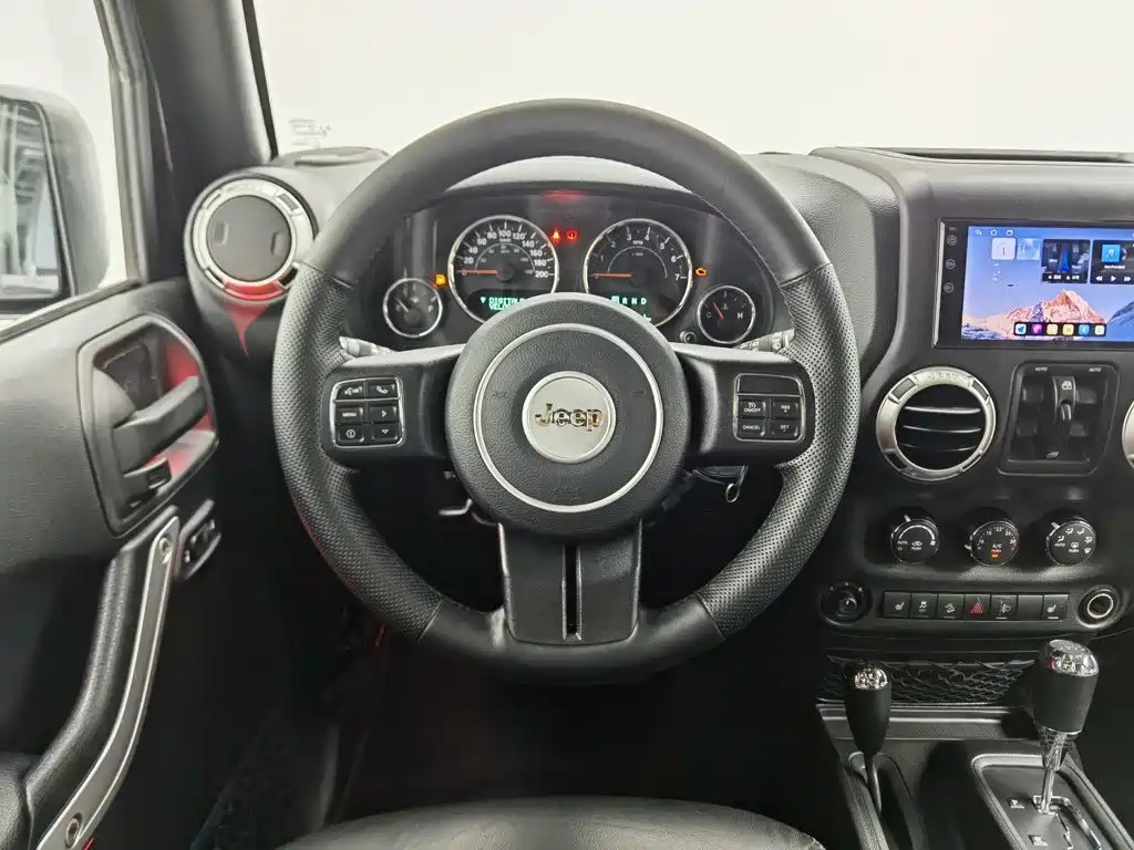 Jeep Wrangler 2017 — фото 11
