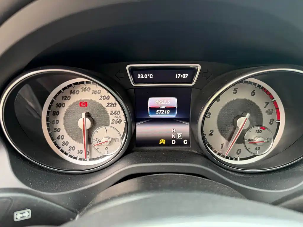 Mercedes-Benz CLA 2017 — фото 19