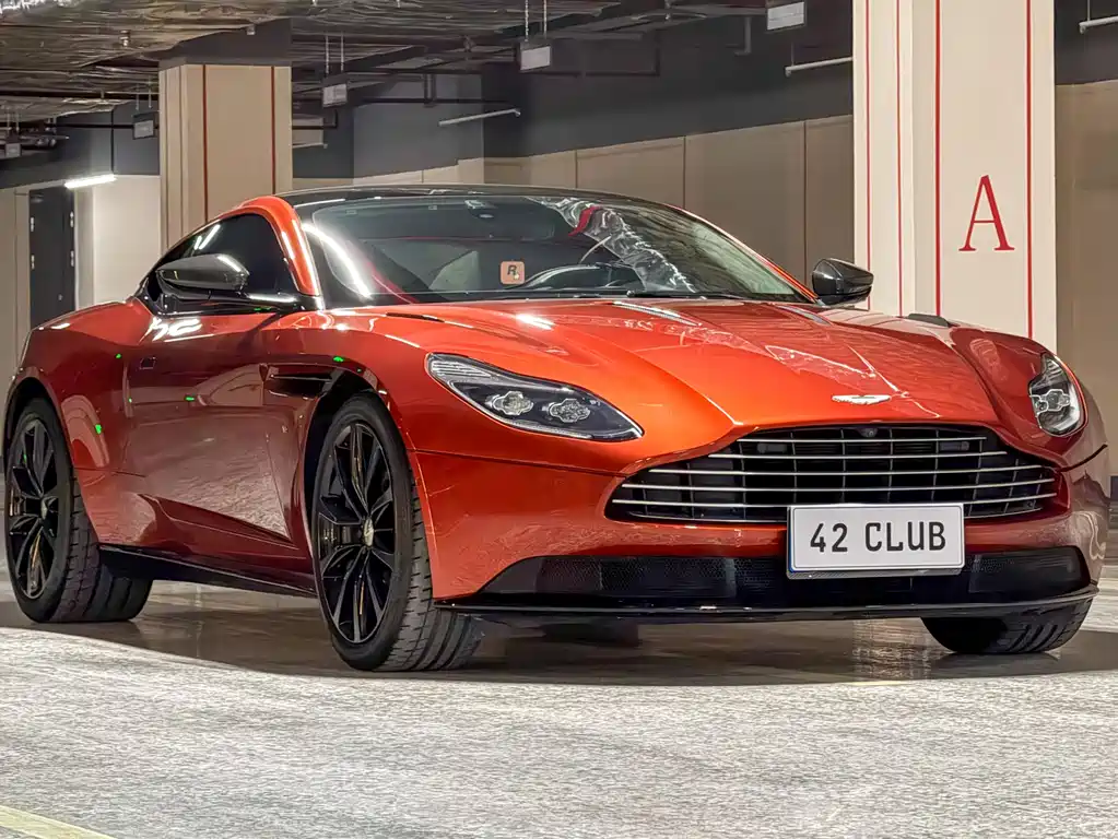 Aston Martin DB11 2019 — фото 5