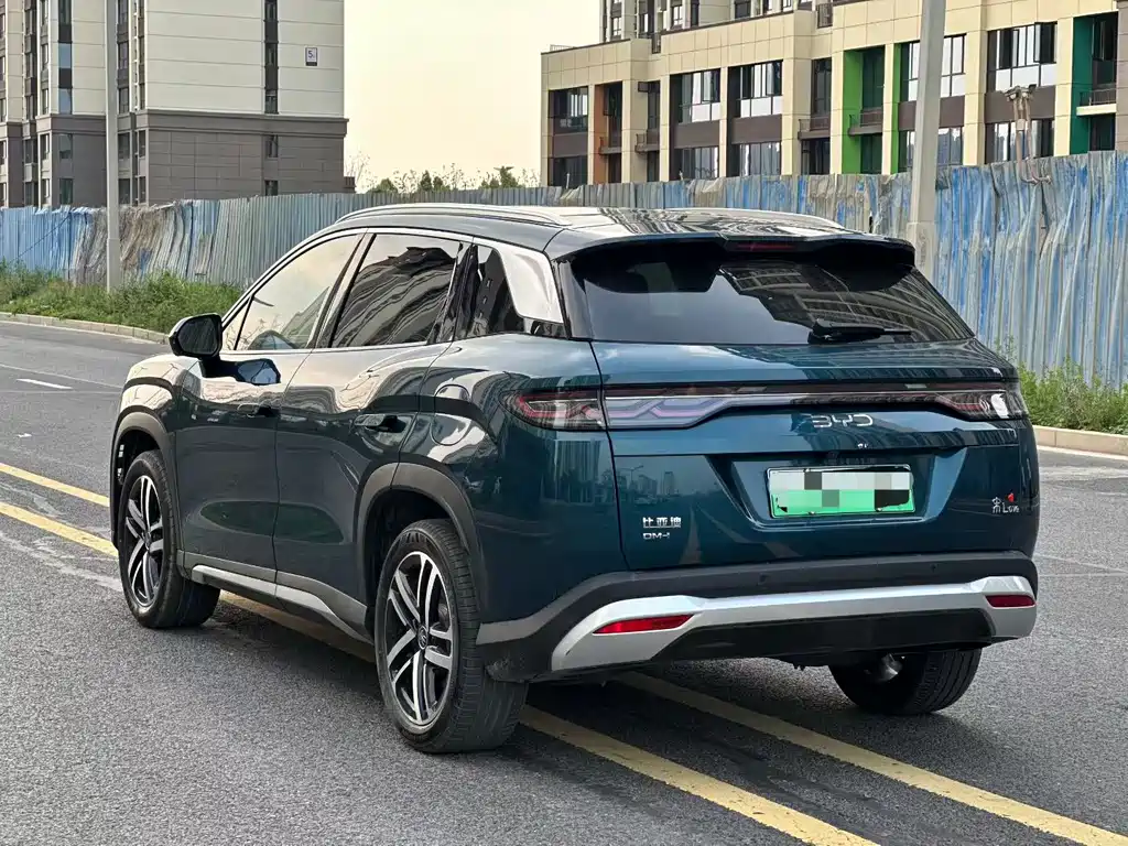 BYD L DM-i 2025 — фото 7