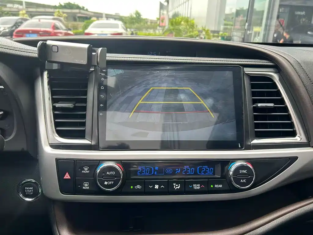 Toyota Highlander 2018 — фото 14