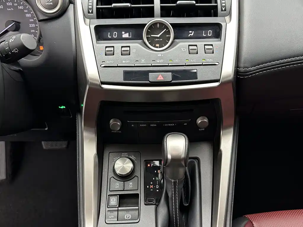Lexus NX 2021 — фото 15