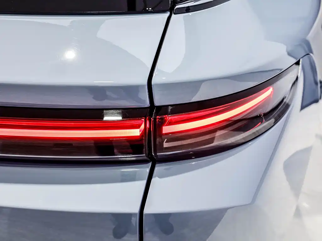 Li Auto i8 2025 — фото 38