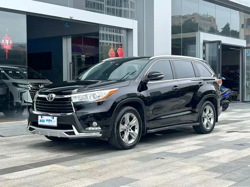 Toyota Highlander 2018 — фото 1