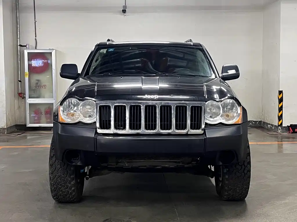 Jeep Grand Cherokee 2010 — фото 2