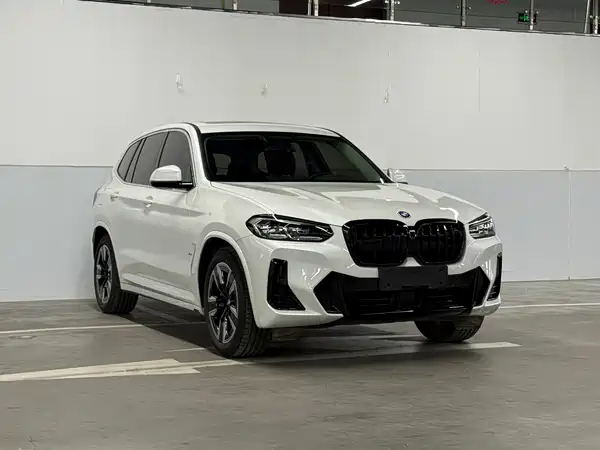 BMW iX3 2024