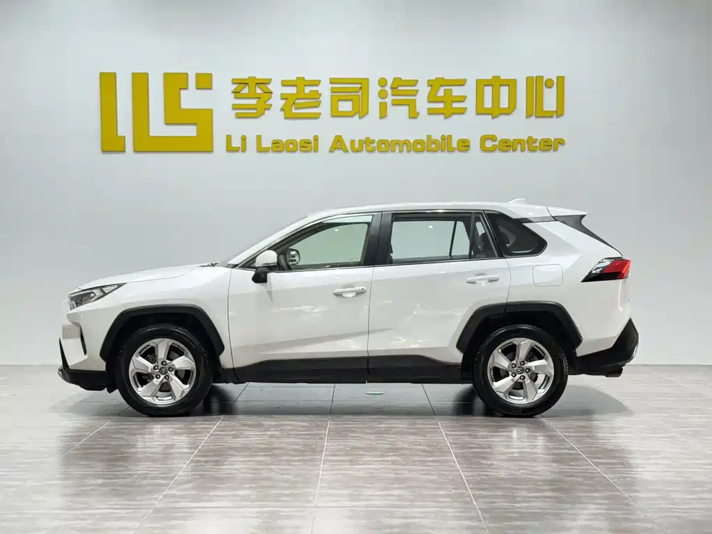 Toyota RAV4 2020 — фото 5