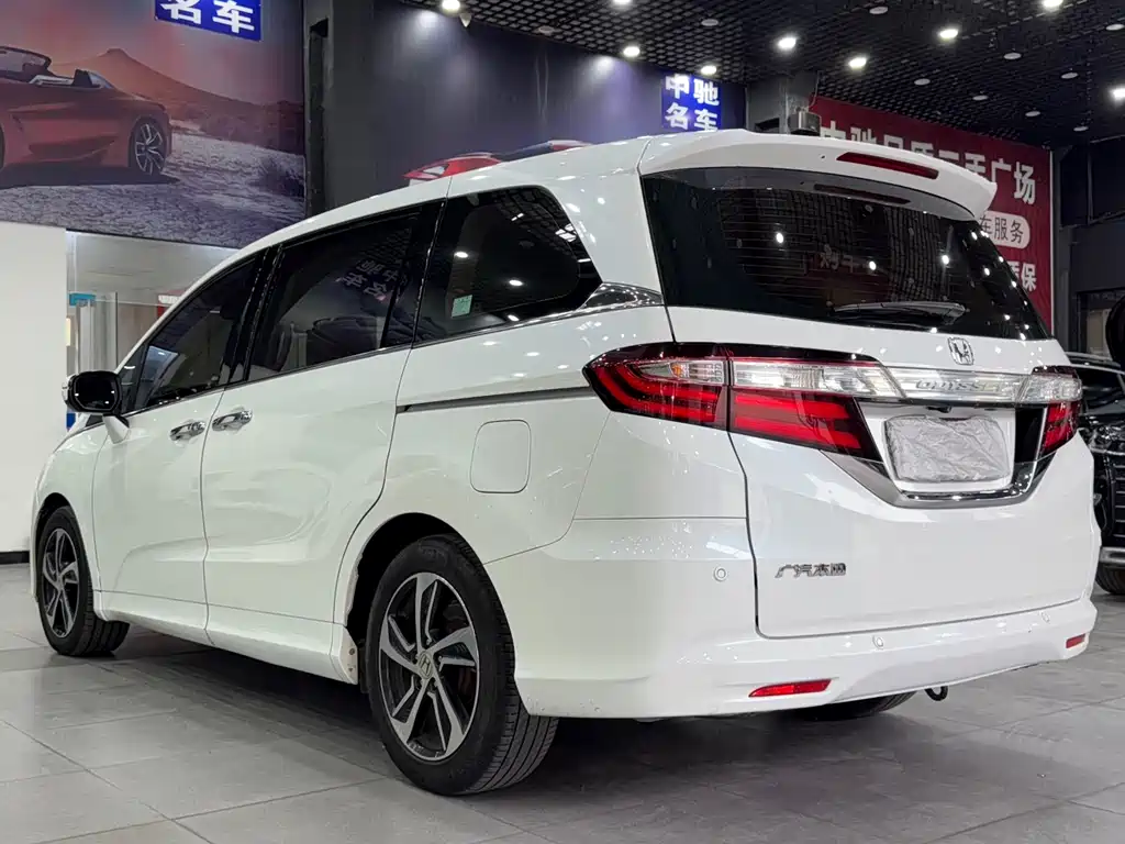 Honda Odyssey 2017 — фото 23