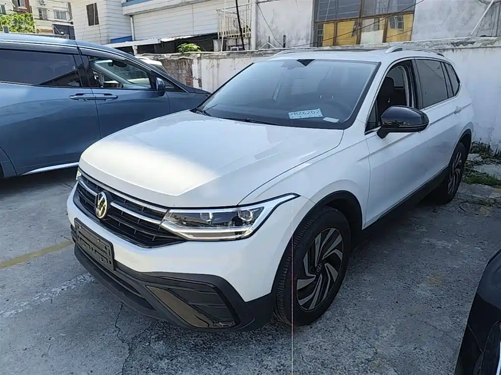 Volkswagen Tiguan L 2024 — фото 2