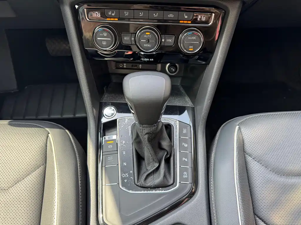 Volkswagen Tiguan L 2017 — фото 13