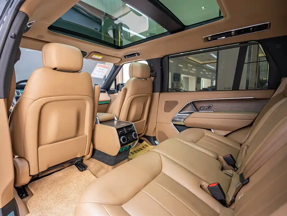 Land Rover Range Rover 2025 — фото 20