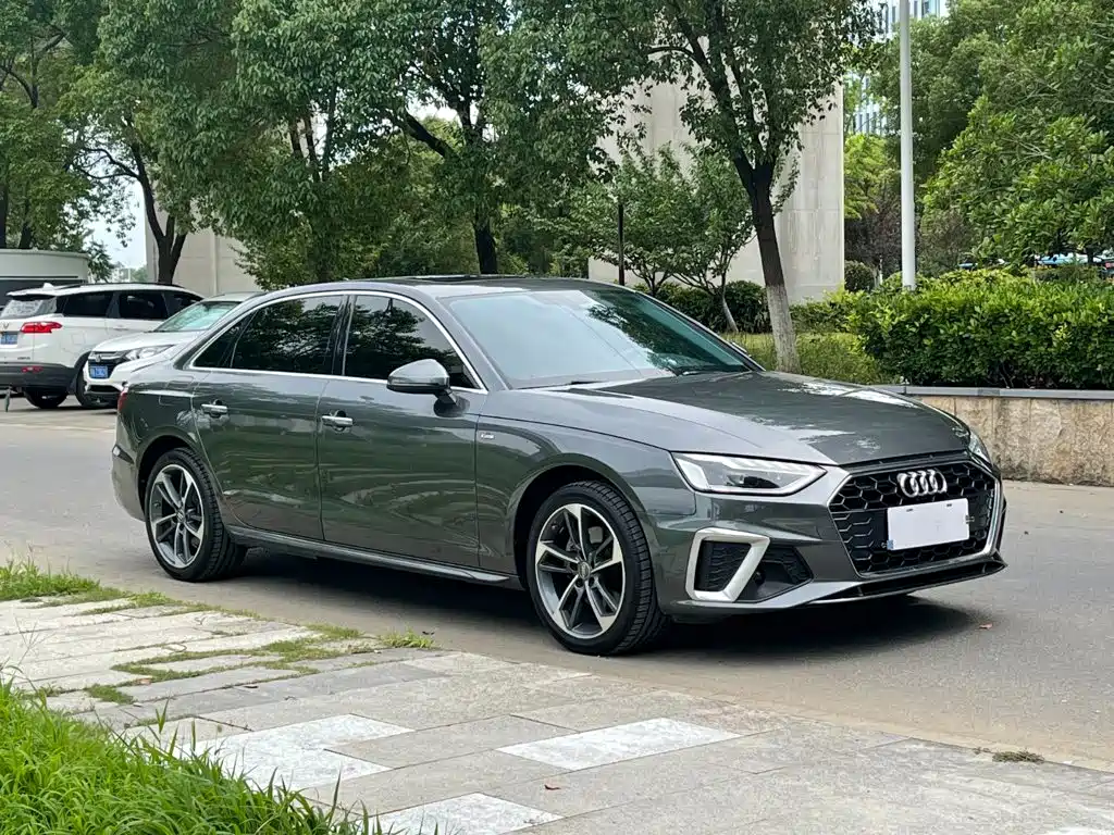 Audi A4L 2021