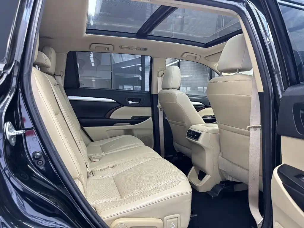 Toyota Highlander 2015 — фото 17