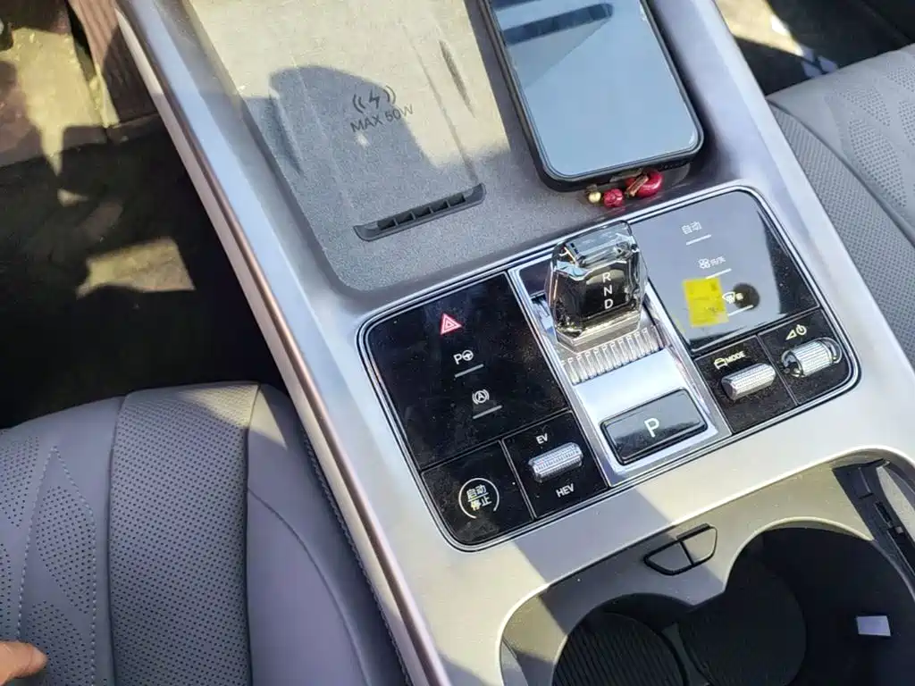 BYD Seal 07 DM-i 2025 — фото 14