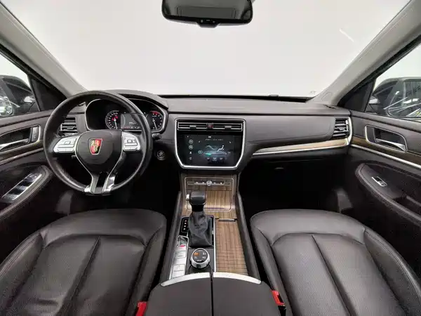 Roewe RX8 2019