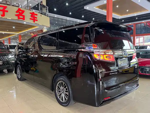 Toyota Vellfire 2021