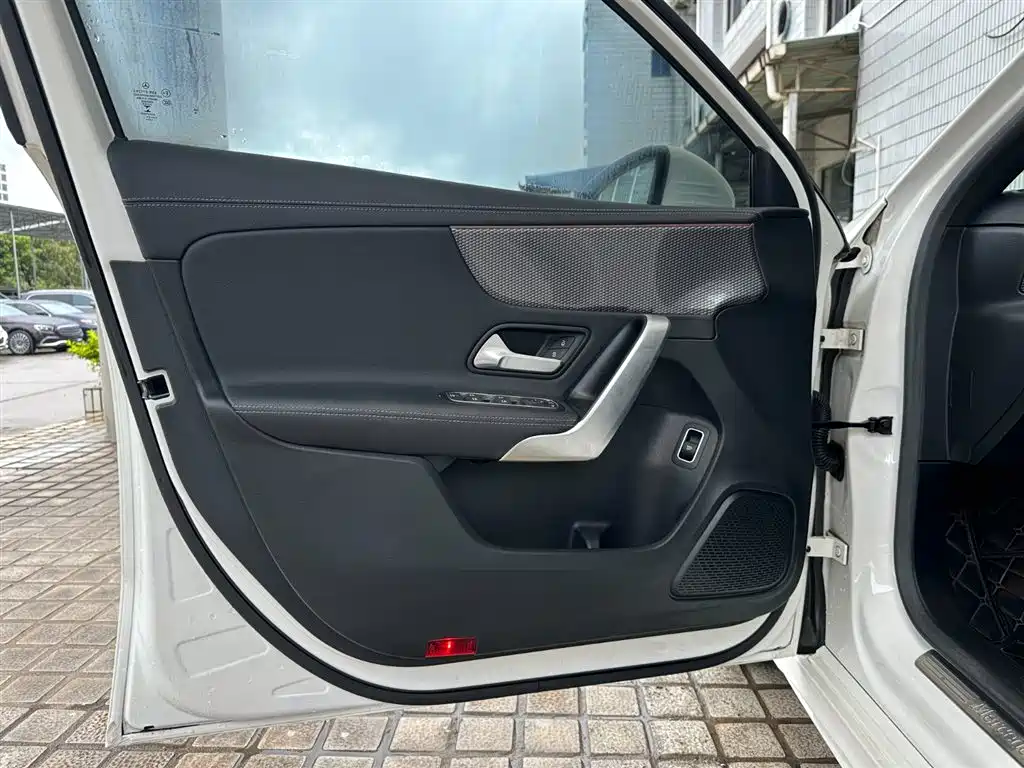 Mercedes-Benz A-Class 2021 — фото 10