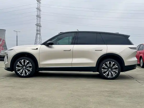 NIO ES8 2023